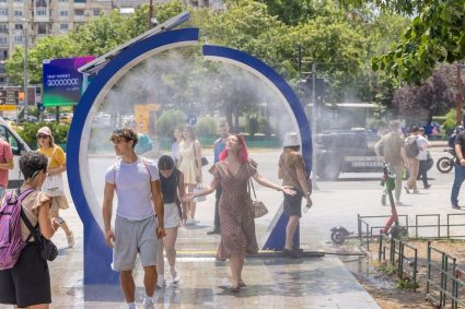 Clujul are doar patru puncte de răcorire în centrul orașului în timpul caniculei, în timp ce Barcelona dispune de „500”. Un consilier local îi cere lui Emil Boc să se implice mai activ.