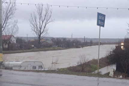 Cod galben de inundatii pe rauri in 27 de judete pana joi la ora pranzului