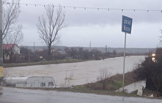 Cod galben de inundatii pe rauri in 27 de judete pana joi la ora pranzului