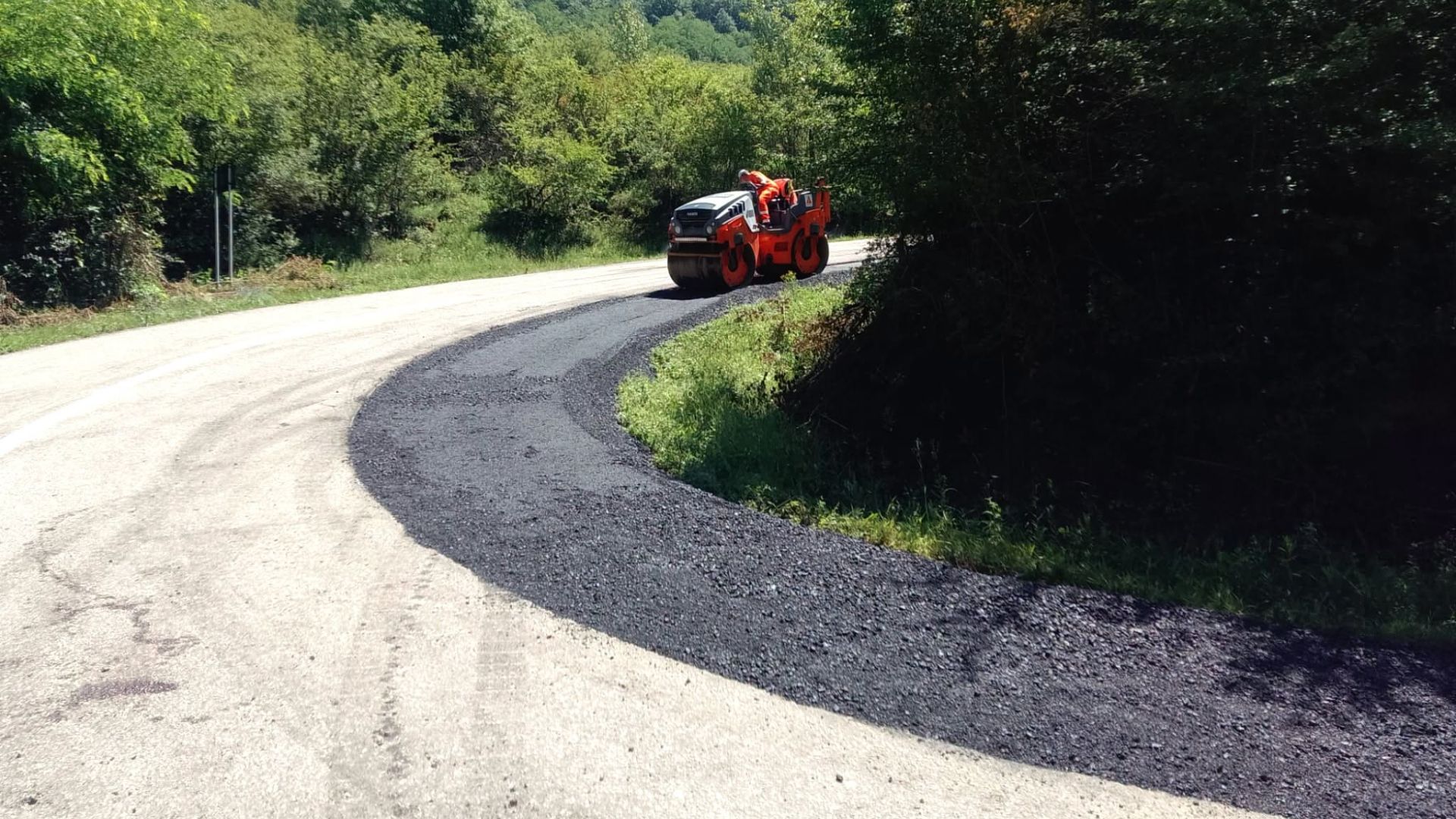 DJ 109B drumul care leaga sase sate din Cluj de orase importante a fost modernizat Consiliul Judetean a finalizat lucrarile