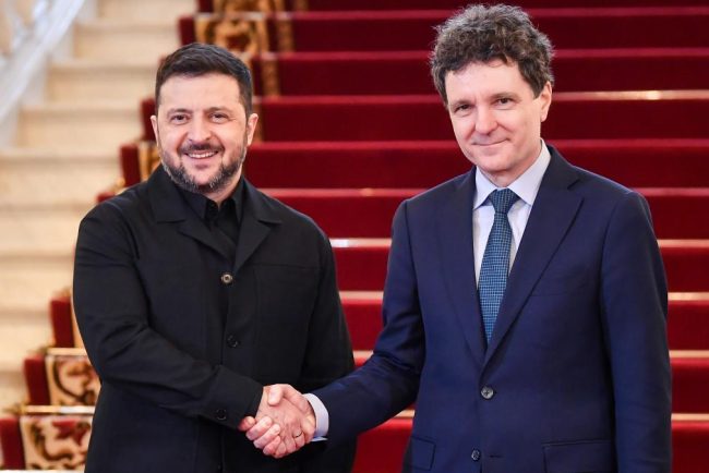 Dupa vizita de la Paris Nicusor Dan se deplaseaza miercuri la Kiev Presedintele va participa la Summit