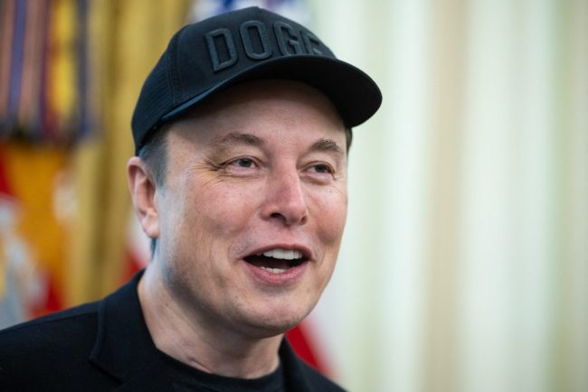 Elon Musk sustine ca Marine Le Pen este ultima speranta a Frantei pentru alegerile prezidentiale din 2027