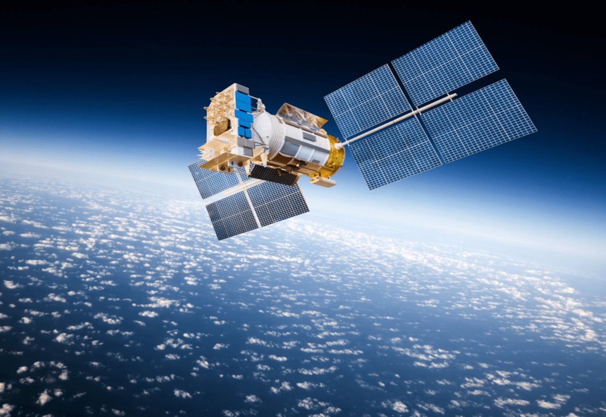 Emiratele Arabe Unite isi lanseaza propria retea de sateliti pentru a concura in domeniul spatial si a reduce dependenta de marile puteri