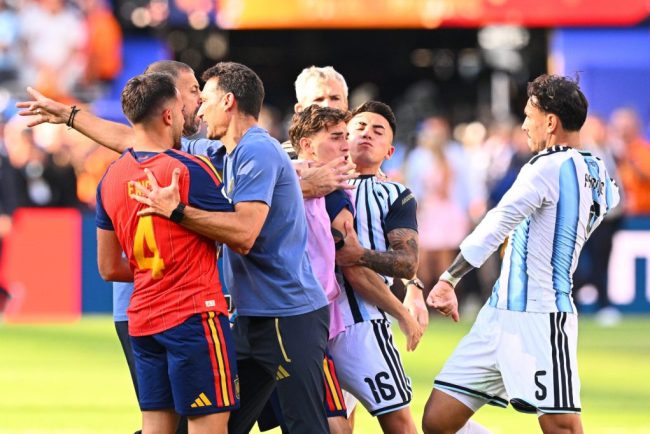 FIFA incepe o ancheta impotriva Argentinei dupa incidentele de la finala Cupei Mondiale Mai multi jucatori si membri ai staff ului in centrul atentiei