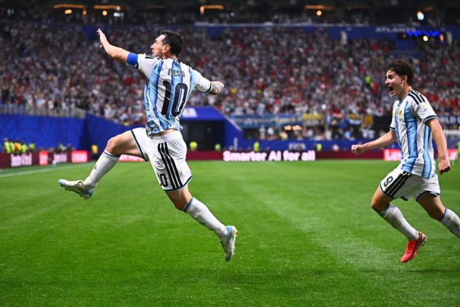 FIFA va vinde iarba de pe stadionul finalei Cupei Mondiale cu 450 de dolari pe bucata