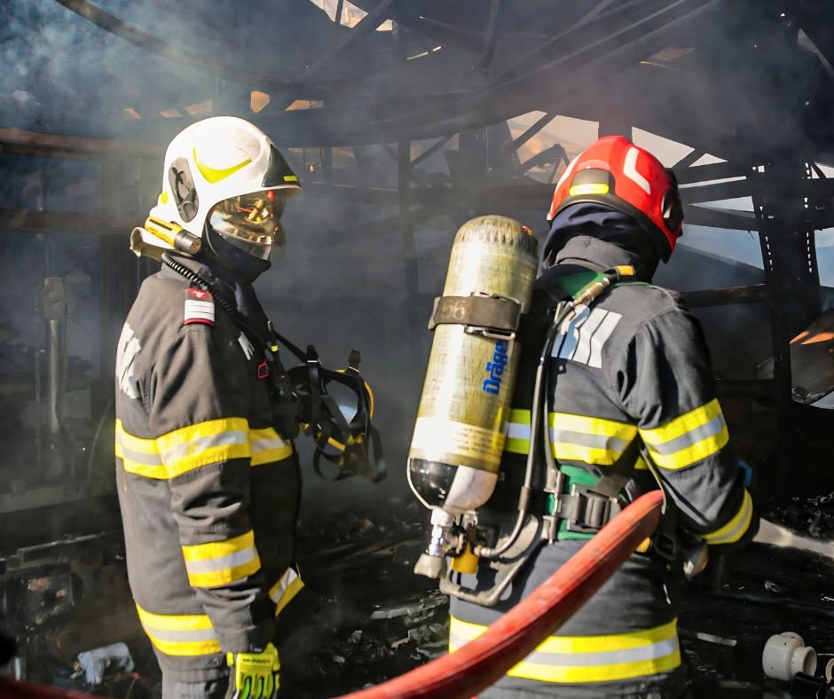 Incendiile de vegetatie se intensifica din cauza temperaturilor ridicate Pompierii au intervenit de peste 300 de ori in doar trei zile