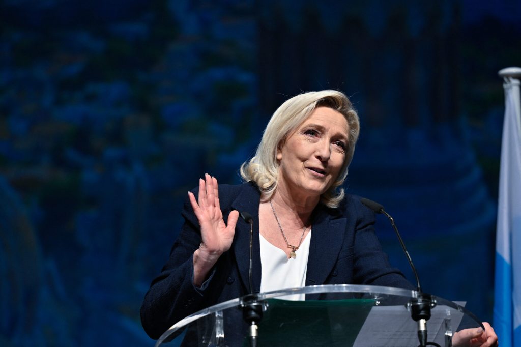 Marine Le Pen va castiga in turul al doilea al alegerilor prezidentiale din Franta conform celui mai recent sondaj de opinie