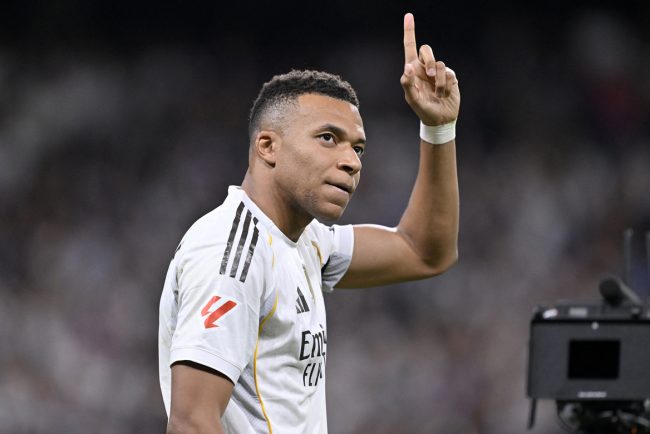 Mbappe victima a unui atac rasist din partea unei senatoare din Paraguay Presedintele Macron ii ofera sprijin fotbalistului francez