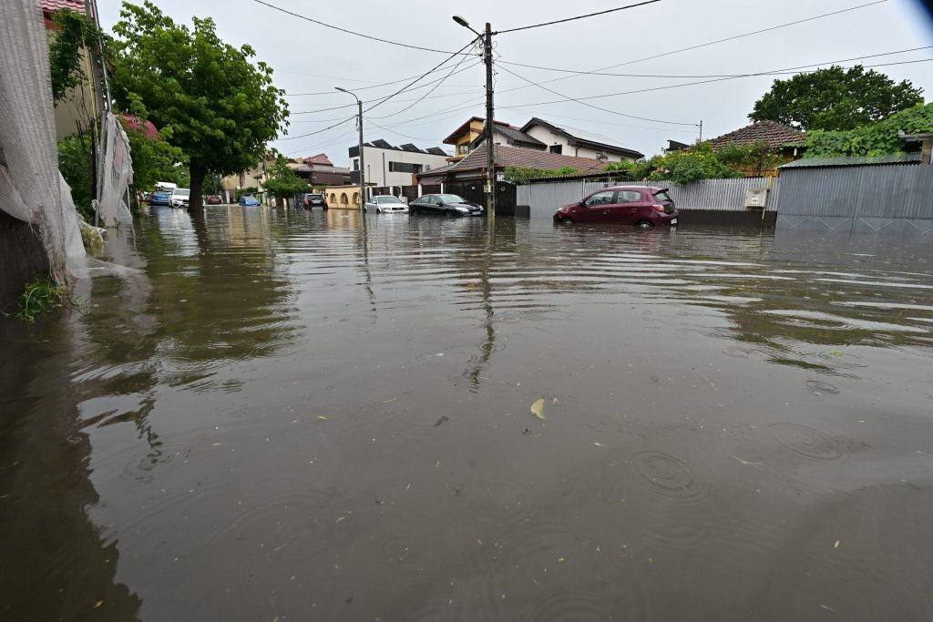 Ministerul Mediului a convocat comitetul pentru situatii de urgenta din cauza avertismentelor meteorologice si hidrologice emise pentru mai multe regiuni ale tarii