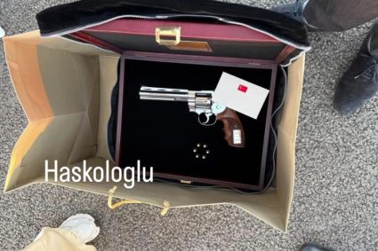 Nicușor Dan a primit de la Erdogan un pistol Gumusay și gloanțe. Ce a făcut președintele cu arma?