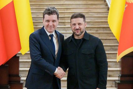 Nicușor Dan călătorește la Kiev pentru un summit regional și se întâlnește cu Zelenski. România își reconfirmă sprijinul pentru Ucraina și securitatea regională.