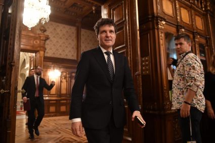 Nicuşor Dan l-a felicitat pe Dacian Cioloş pentru prezentarea viziunii sale despre „o francofonie mai…”