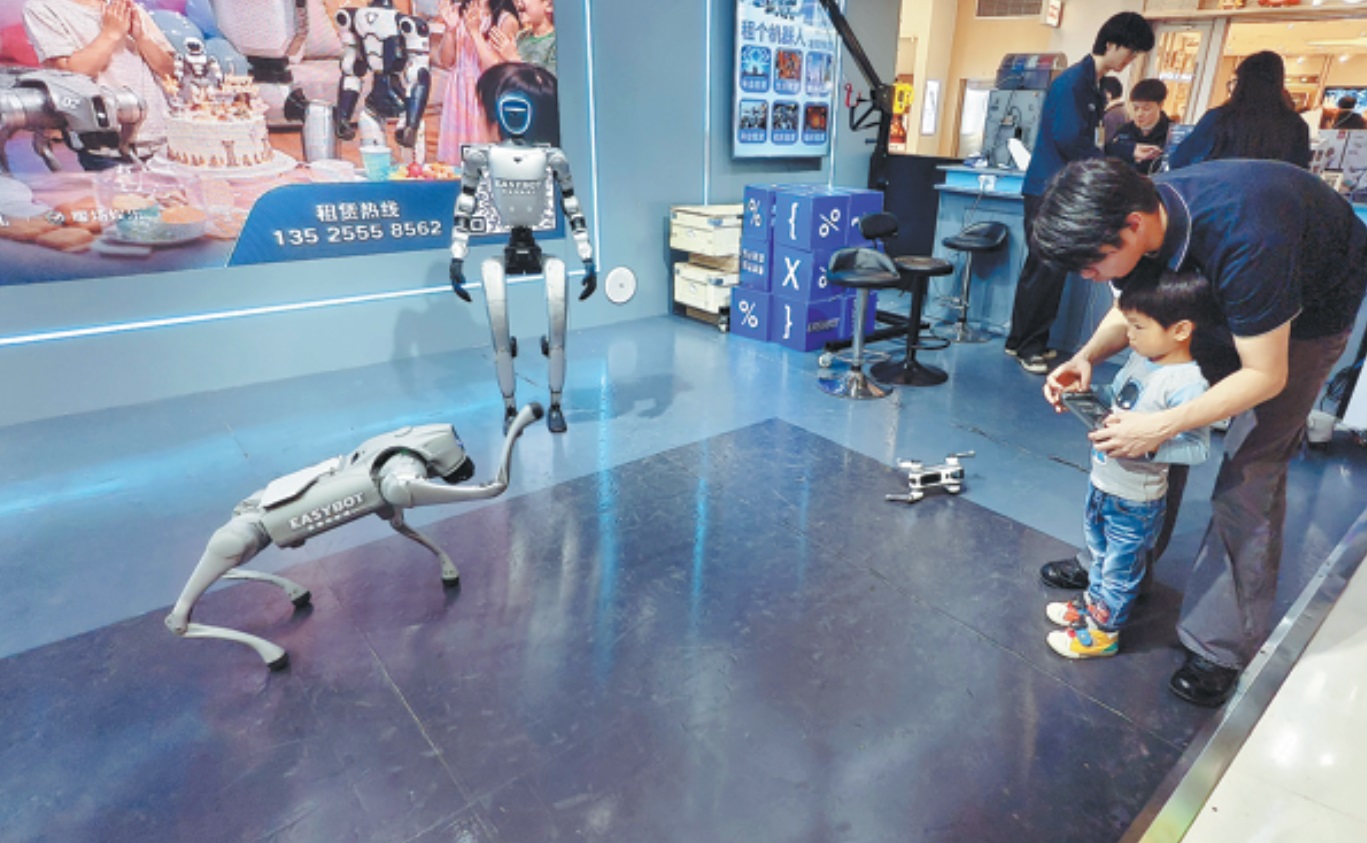 Noua afacere in expansiune din China roboii umanoizi pot fi inchiriati pe zi