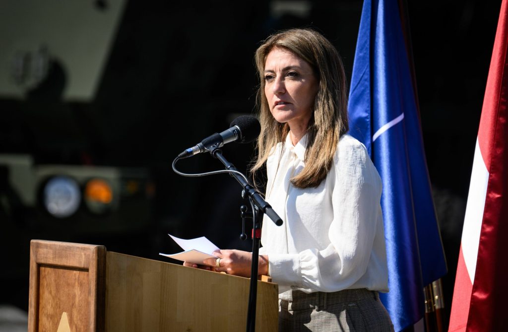 Olanda avertizeaza ca NATO va exercita presiuni asupra tarilor partenere care nu contribuie suficient la apararea comuna