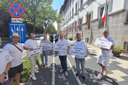 PUSL protestează la Primăria Timișoara și îi solicită lui Dominic Fritz să respecte legea.