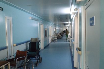 Peste 400 de spitale intră în grevă de avertisment: Luni, 20 iulie, se suspendă internările, operațiile și consultațiile non-urgente.