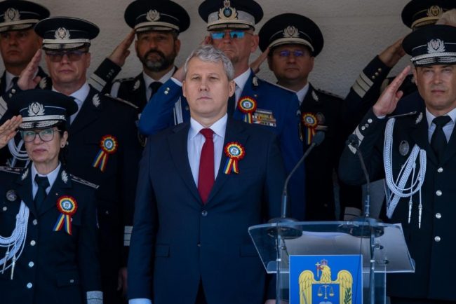 Predoiu mesaj pentru absolventii promotiei Constantin Brancusi a Academiei de Politie Sa