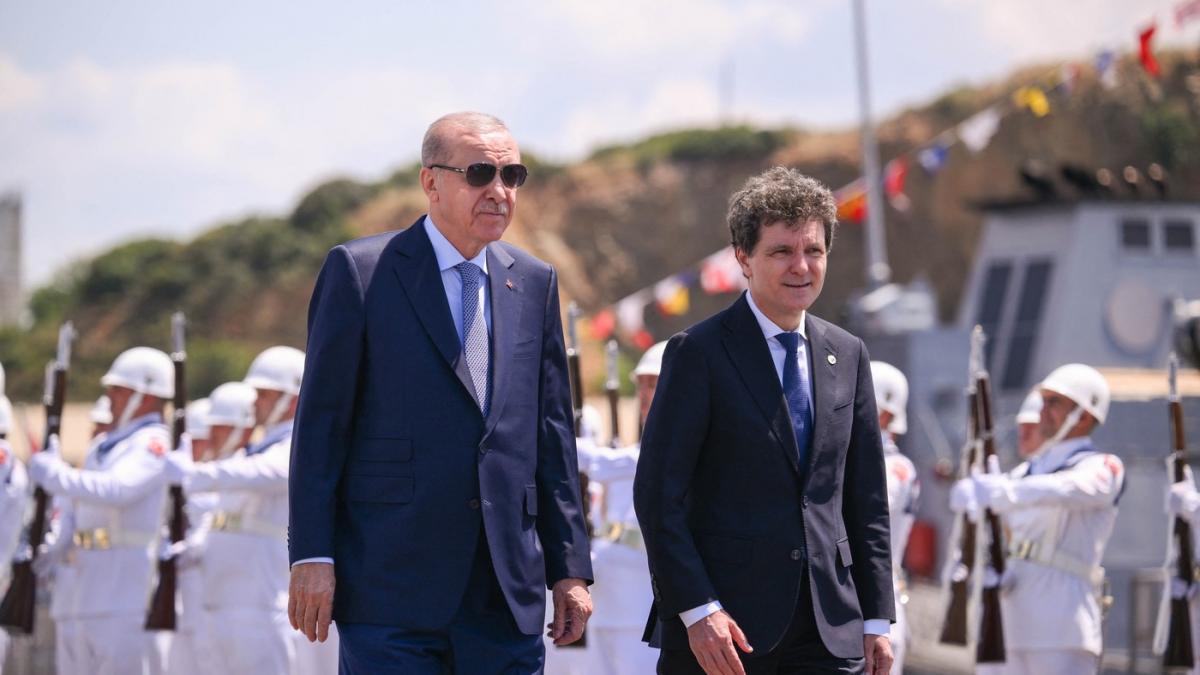 SPP a primit pistolul oferit cadou de Nicusor Dan de la Erdogan Nu l am vazut Mi au cerut cumva