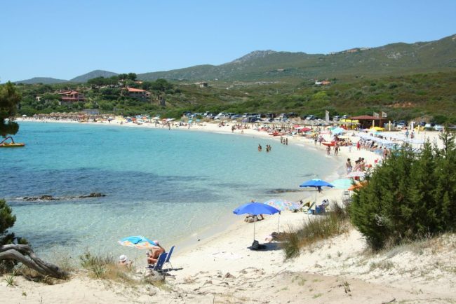 Scandal pe plajele din Italia Turistii se cearta din cauza sandvisurilor aduse de acasa