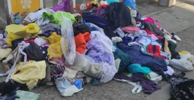 Se petrece aproape zilnic intr un cartier din Cluj Napoca Hainele sunt raspandite peste tot dupa ce hotii au lovit din nou