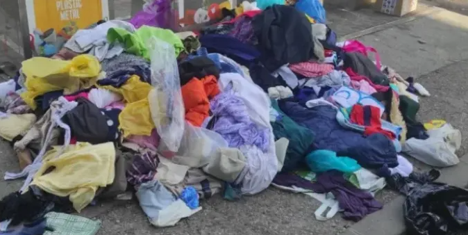 Se petrece aproape zilnic intr un cartier din Cluj Napoca Hainele sunt raspandite peste tot dupa ce hotii au lovit din nou