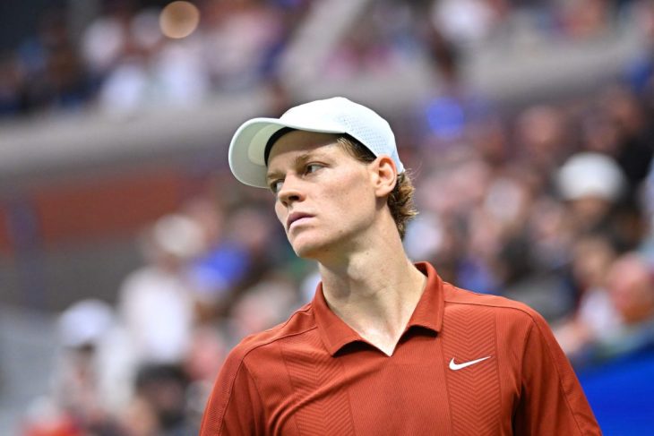 Sinner urmeaza un protocol special la Wimbledon dupa problemele fizice care l au condus la o pierdere surprinzatoare la Roland Garros