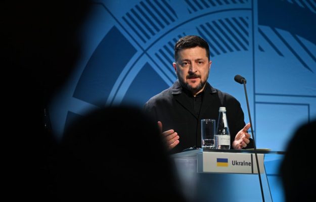 Sondaj Ce rezultate ar avea Zelensky daca ar avea loc alegeri prezidentiale in Ucraina Cine sunt candidatii la vot