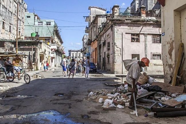 Statele Unite au trimis un avion cu ajutoare umanitare in Cuba