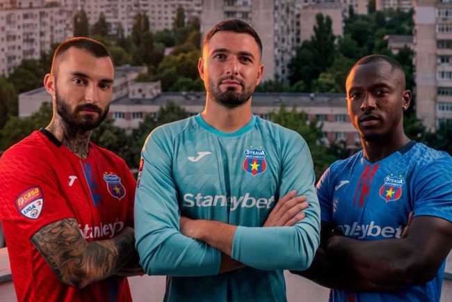 Steaua Bucuresti si a dezvaluite noile uniforme dupa schimbarea sponsorului tehnic