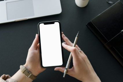 Studiu: Interdicțiile telefonului în școli sunt ineficiente și superficiale