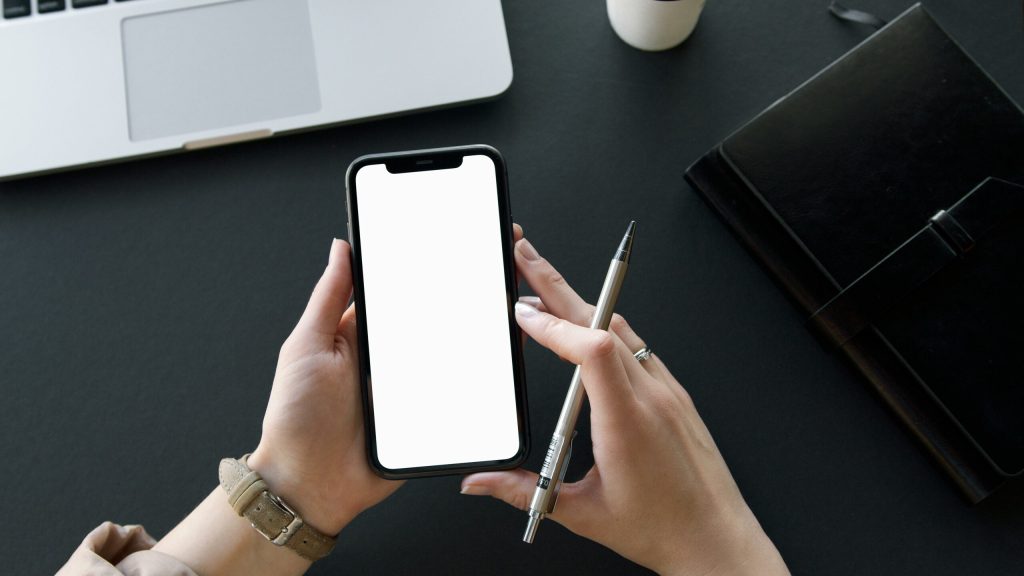 Studiu Interdictiile telefonului in scoli sunt ineficiente si superficiale