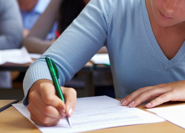 Titularizare 2026 Peste 37000 de candidati sustin examenul scris Cand vor fi anuntate rezultatele