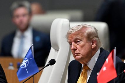 Trump reintroduce sancțiunile împotriva Iranului în cadrul Summitului NATO.