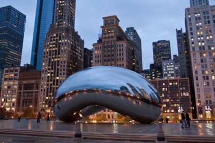 Ucrainenii din Chicago au organizat un protest simbolic pentru victimele războiului / Participanții s-au așezat pe asflat în memoria civililor care au fost uciși.