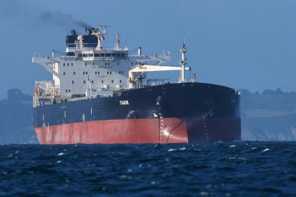 Un milion de euro amendă pentru un petrolier din „flota ilegală” a Rusiei