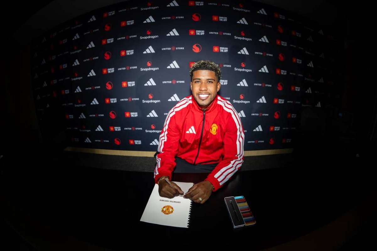 Visele devin realitate In asteptarea lui Tielemans de la Villa Manchester United il prezinta pe jucatorul de la Chelsea