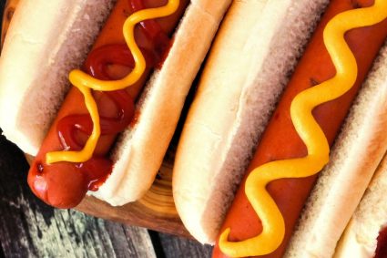 Cum a devenit hot dog-ul un preparat de lux: compania aeriană care îl servește la clasa întâi.