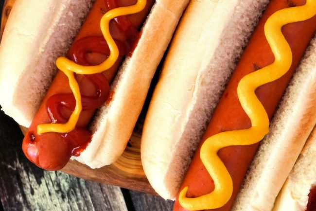 cum a devenit hot dog ul un preparat de lux compania aeriana care il serveste la clasa intai