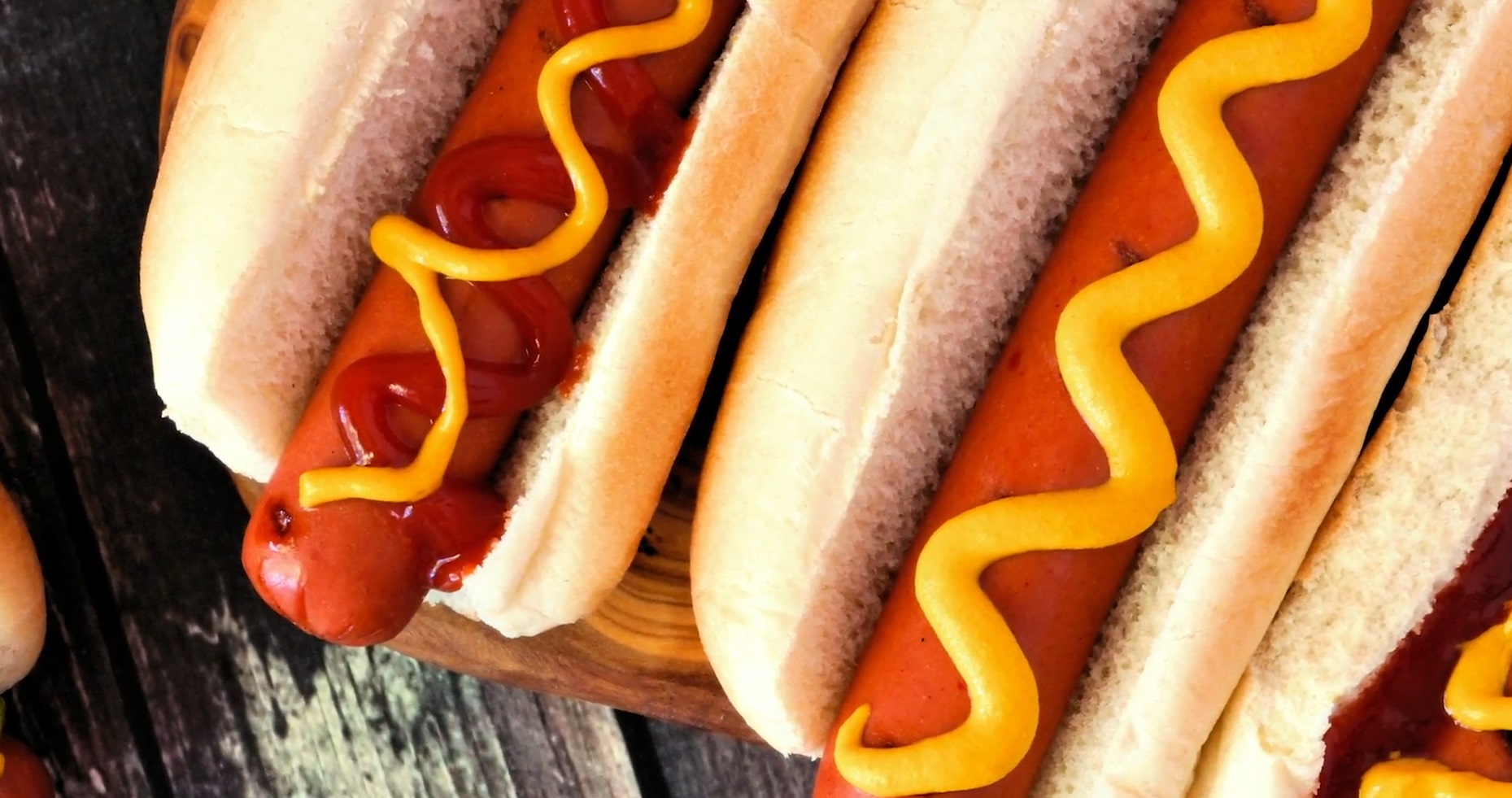 cum a devenit hot dog ul un preparat de lux compania aeriana care il serveste la clasa intai