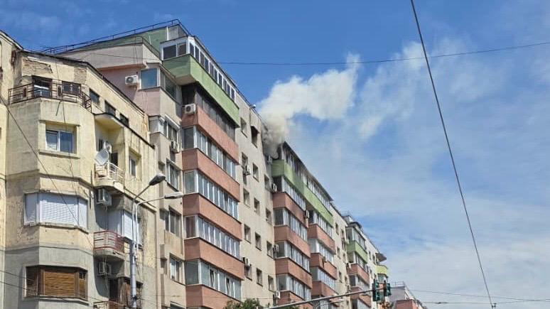 incendiu intr un apartament din bucuresti au fost raportate degajari mari de fum