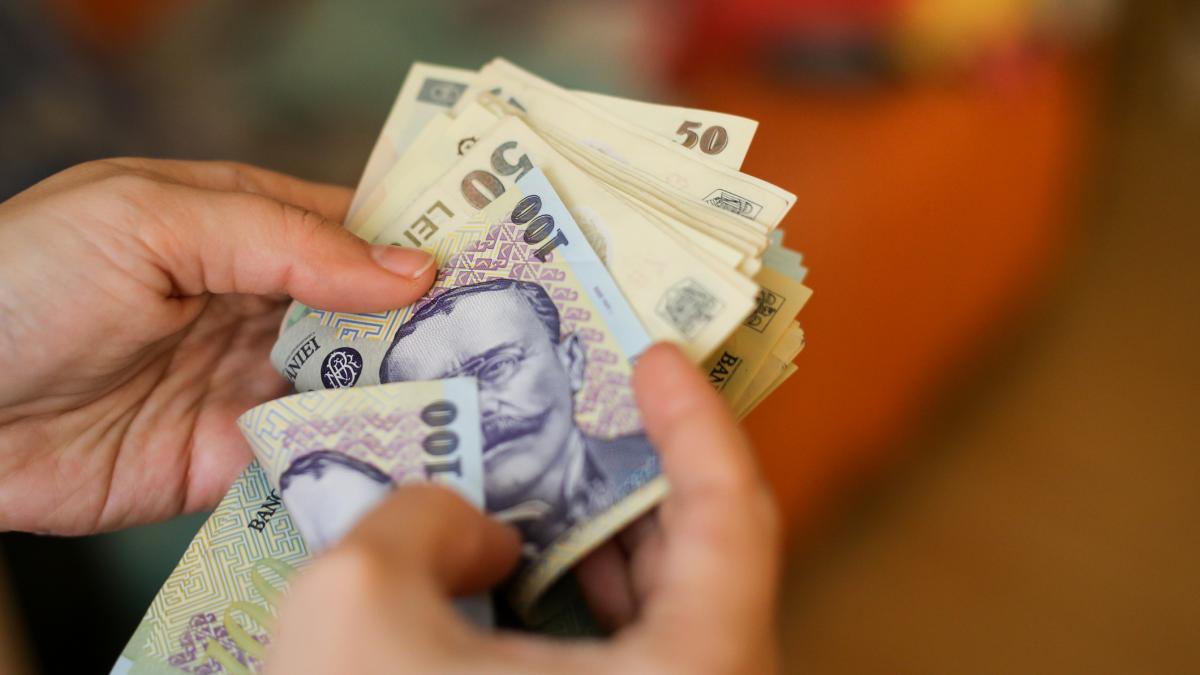 noua lege a salarizarii cine are dreptul la compensare salariala spor dublu pentru