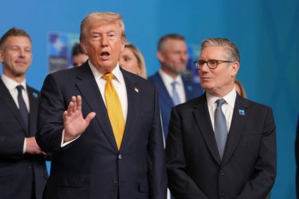 Reuters: Trump a informat liderii NATO că dorește ca SUA să rămână în alianță