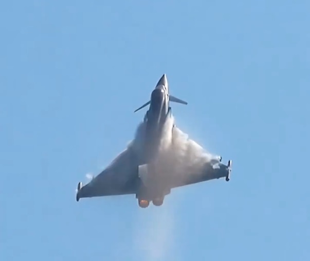 update ro alert in tulcea tinte aeriene la 20 km de insula serpilor ucraina mapn au fost mobilizate avioane de lupta
