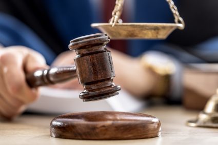 10 acuzați din cazul furtului de motorină de pe șantierul căii ferate Brașov-Simeria și-au admis…