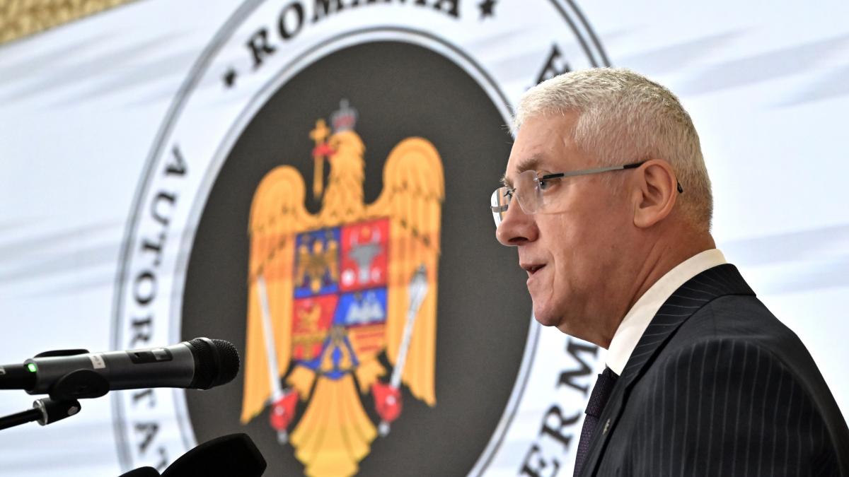 AEP propune o noua lege privind partidele politice Numarul minim de membri fondatori necesari pentru infiintarea unui partid creste de la 3 la 100