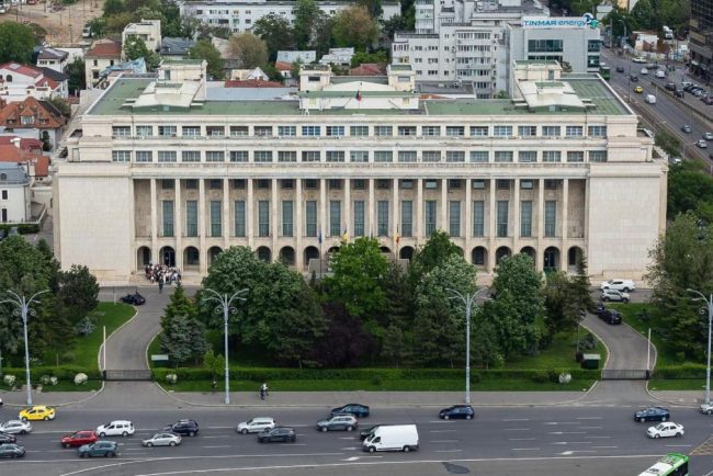 Angajatii din Guvern solicita refugii climatice in toate institutiile Oamenii sa aiba unde sa se odihneasca