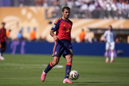 Barcelona a crescut oferta pentru Rodri, însă Manchester City continuă să refuze.