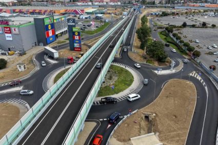 Bolojan a deschis două pasaje rutiere și un pasaj subteran pentru pietoni în Oradea, realizate cu fonduri PNRR.
