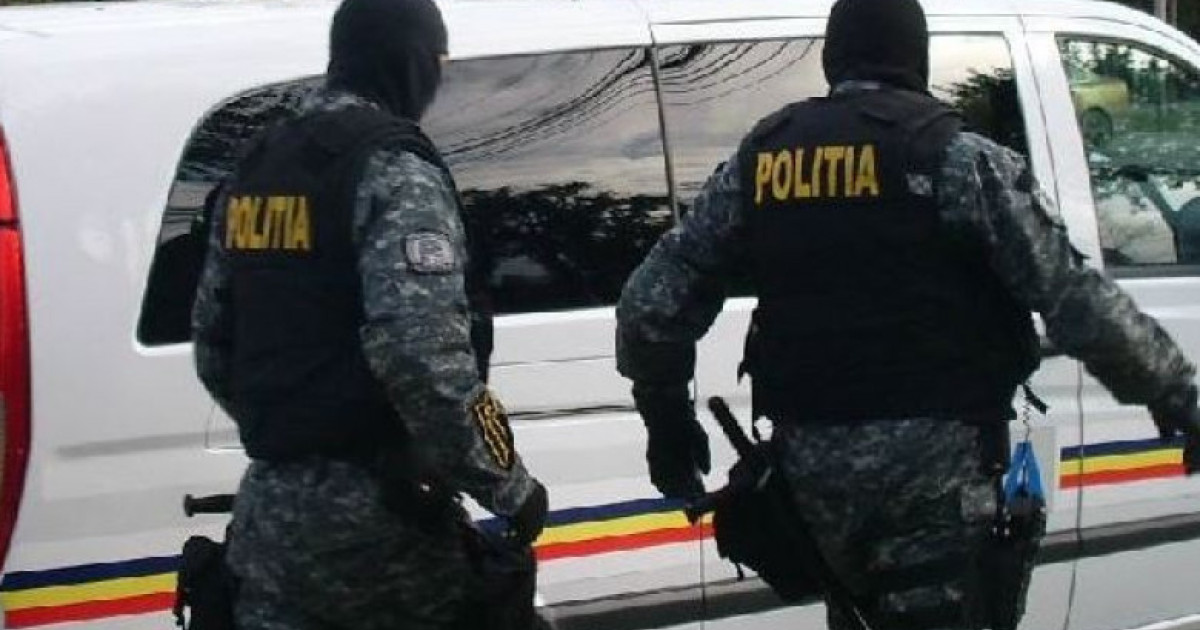 Cinci persoane inclusiv un politist au fost arestate dupa jafuri in valoare de 900000 de euro in Timisora