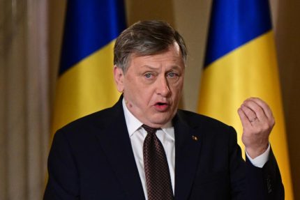 Crin Antonescu crede ca Nicusor Dan ar trebui sa demisioneze daca nu solutioneaza criza politica